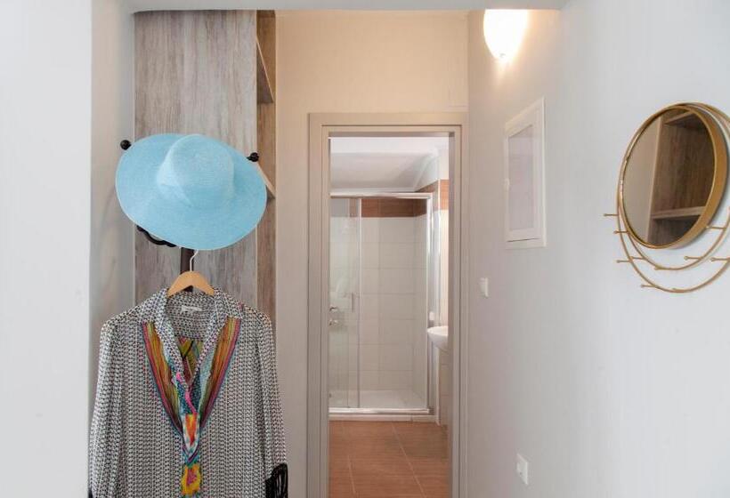 דירת חדר נוף לים, Agni Suites