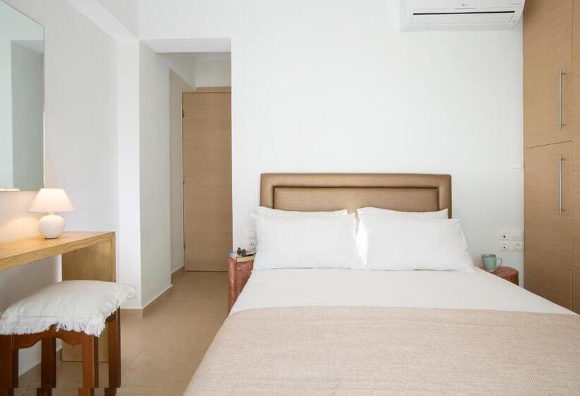 דירת שלושה חדרים, Agni Suites