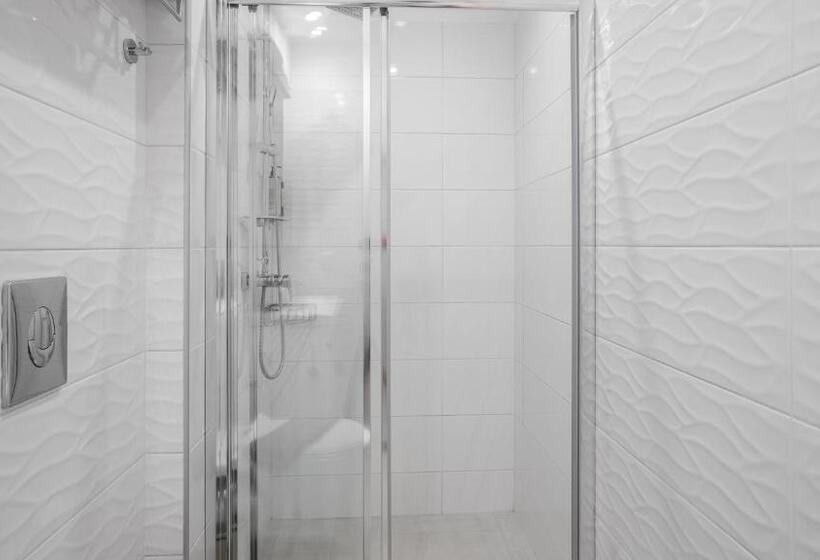 סוויטה דלוקס, Agni Suites