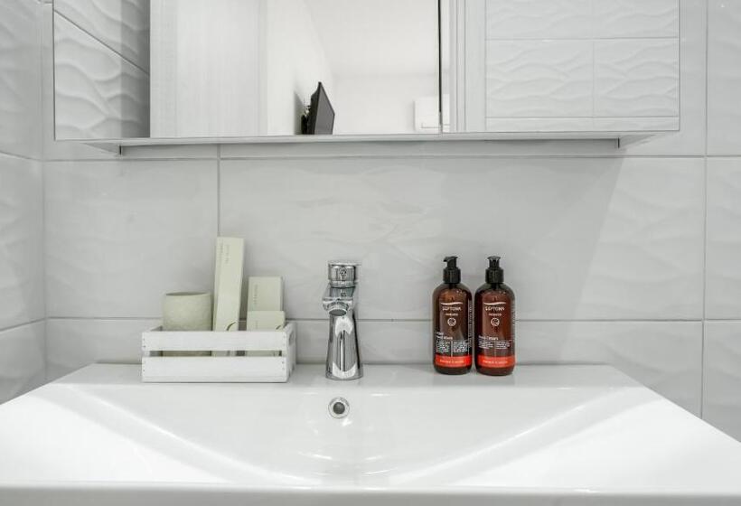 סוויטה דלוקס, Agni Suites