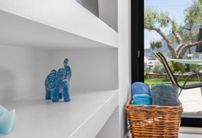 סוויטה דלוקס, Agni Suites