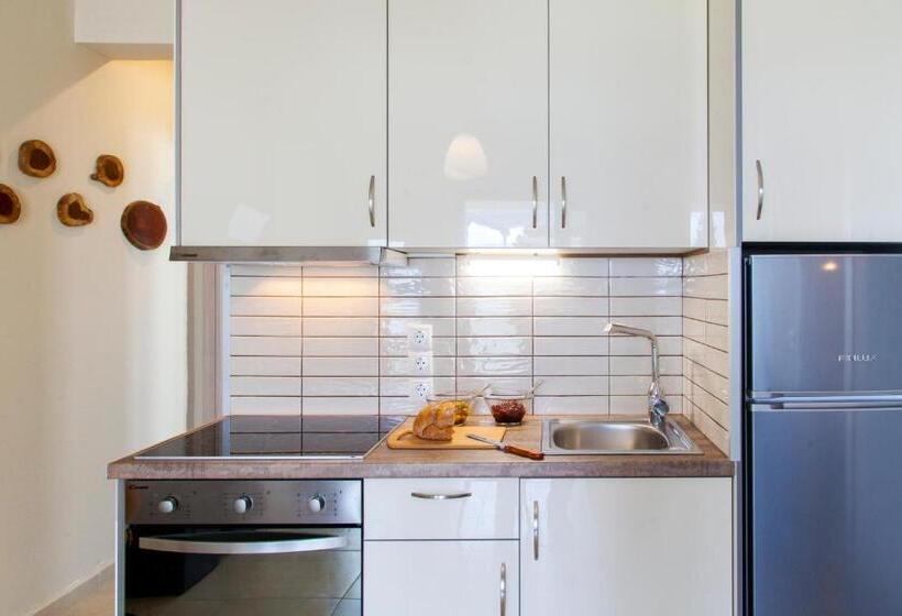 דירת חדר נוף לים, Agni Suites
