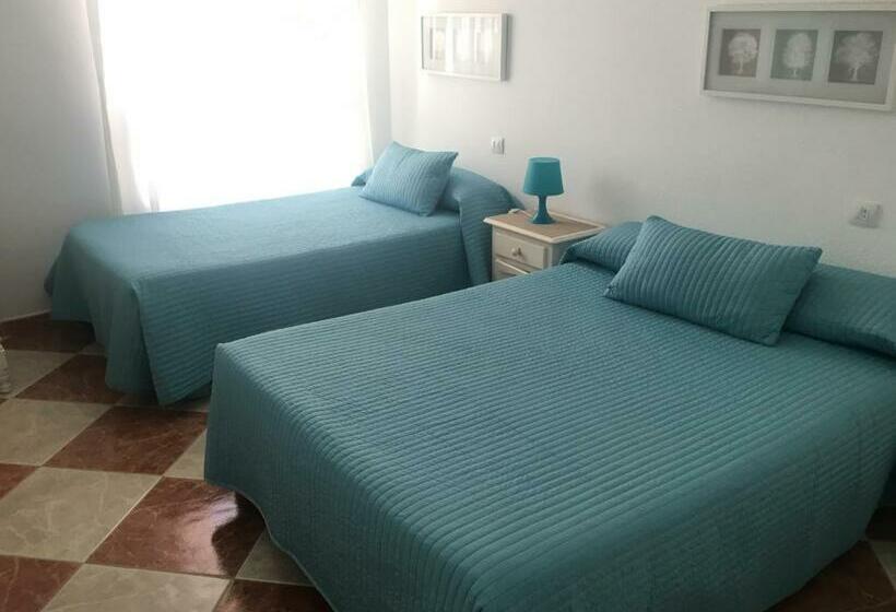 スタンダードトリプルルーム, Hostal Jomarijo