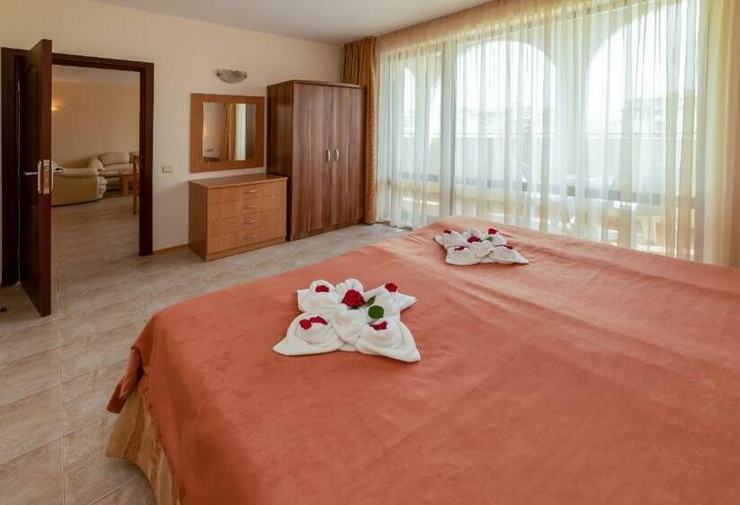 발코니가 있는 2 베드룸 아파트, Apartment Tourist Complex Rose Village