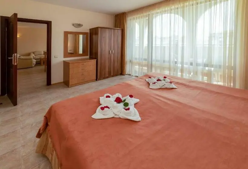 バルコニー付２ベッドルームアパートメント, Apartment Tourist Complex Rose Village