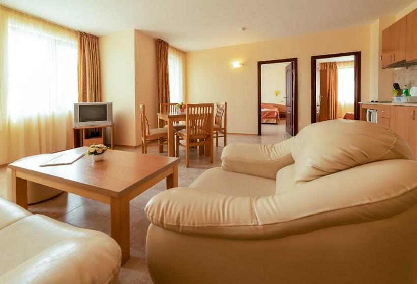 발코니가 있는 2 베드룸 아파트, Apartment Tourist Complex Rose Village