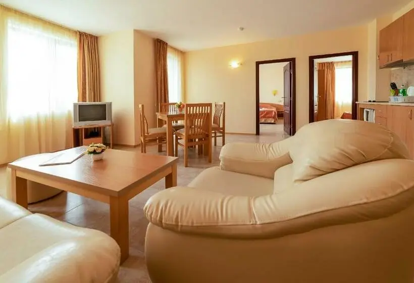 バルコニー付２ベッドルームアパートメント, Apartment Tourist Complex Rose Village