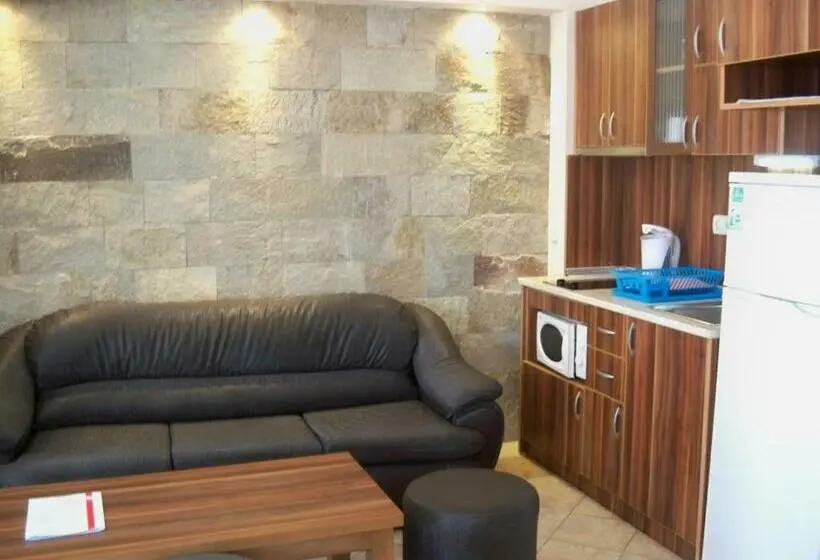 バルコニー付き１ベッドルームアパートメント, Apartment Tourist Complex Rose Village