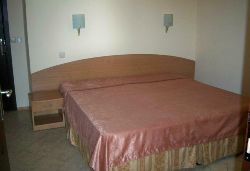 발코니가 있는 2 베드룸 아파트, Apartment Tourist Complex Rose Village