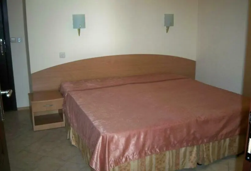バルコニー付２ベッドルームアパートメント, Apartment Tourist Complex Rose Village