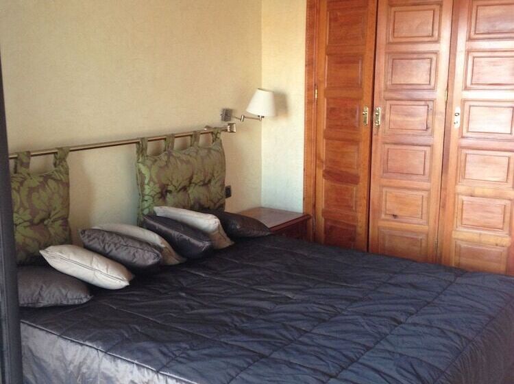 1 Bedroom Apartment with Terrace, Appartement Gueliz Liberté Marrakech