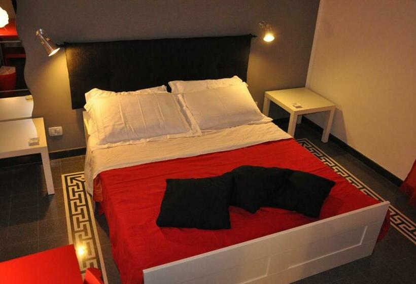 شقة غرفة واحدة, Anita & Garibaldi