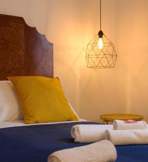 غرفة قياسية, Anita & Garibaldi