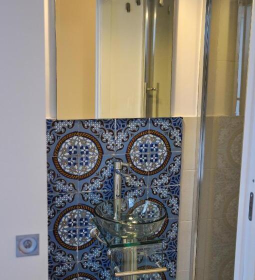 غرفة قياسية, Anita & Garibaldi