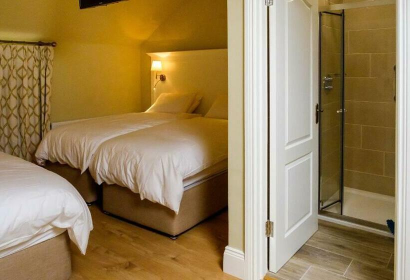 패밀리 룸, Jacob S Well