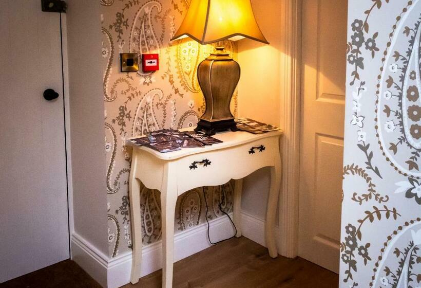 스탠다드 룸, Jacob S Well