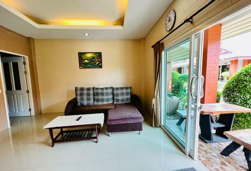 스위트, Benwadee Resort Pattaya