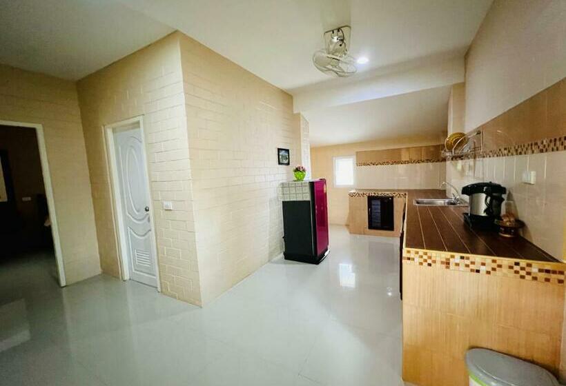 스위트, Benwadee Resort Pattaya