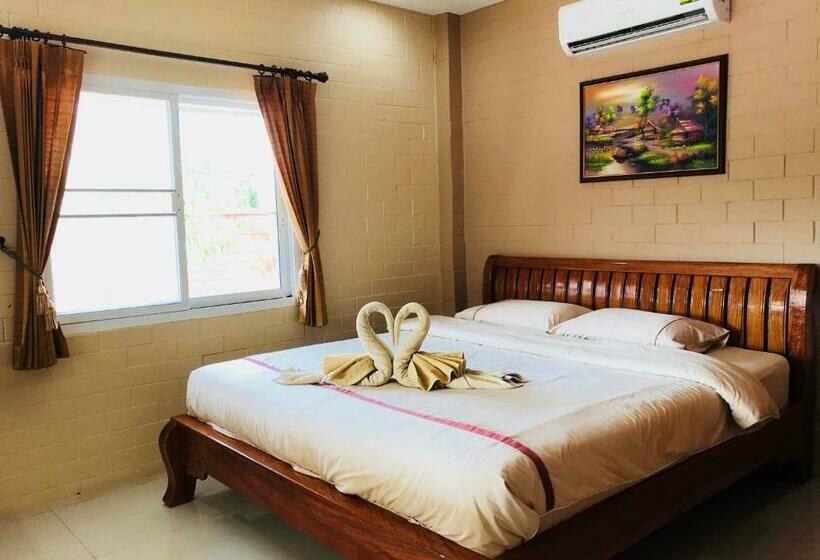 스위트, Benwadee Resort Pattaya