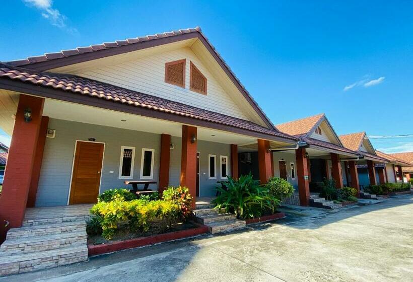 اتاق استاندارد, Benwadee Resort Pattaya