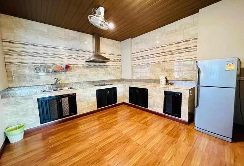 침실 3개 주택, Benwadee Resort Pattaya