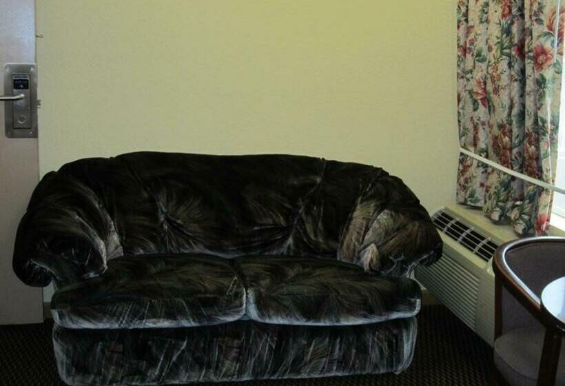 غرفة قياسية سرير كينج, First Western Inn   Fairmont City