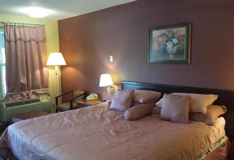 غرفة قياسية سرير كينج, First Western Inn   Fairmont City