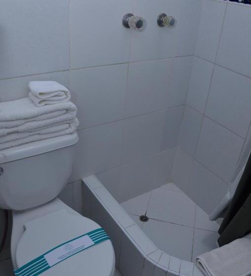 스탠다드 트리플 룸, Hostal Mallqui