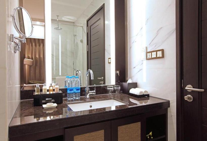 标准间带阳台, Doubletree By Hilton Shanghai Hongqiao