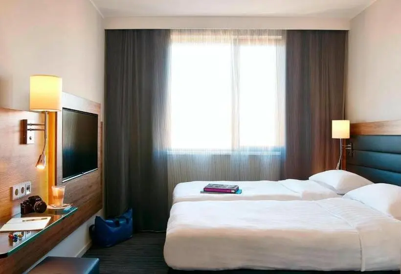 Standard-huone, Moxy Frankfurt Airport