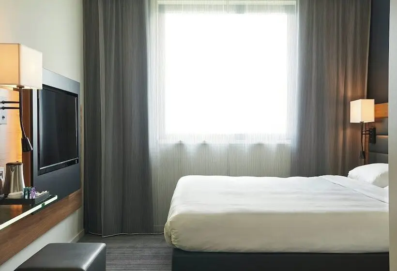 Perhehuone, Moxy Frankfurt Airport