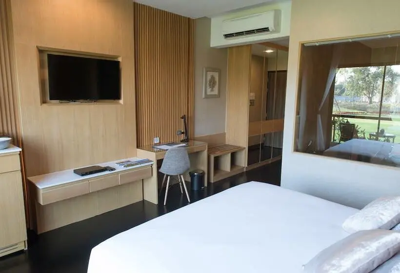 バルコニー付きデラックスルーム, North Hill City Resort  Sha Extra Plus