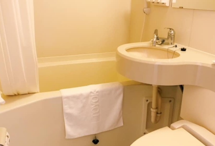 Номер Economy, Toyoko Inn Okinawa Naha Kokusai-dori Miebashi-eki