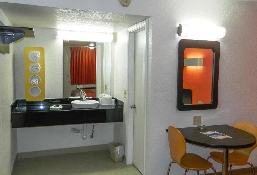 Номер Deluxe, Motel 6oklahoma City, Ok  Airport East