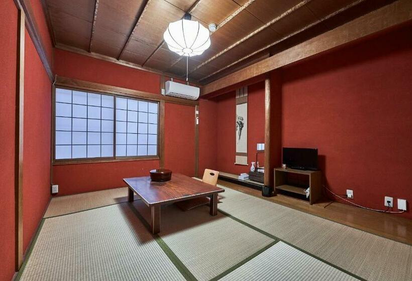 Номер Economy с общей ванной комнатой, Ryokan Yamamuro