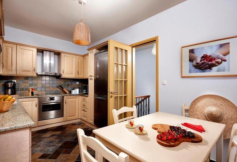 Вилла 4 Спальни, Villa Paradise