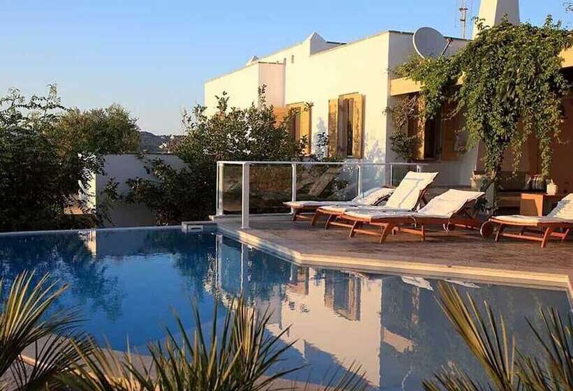 带4个卧室的别墅, Villa Paradise