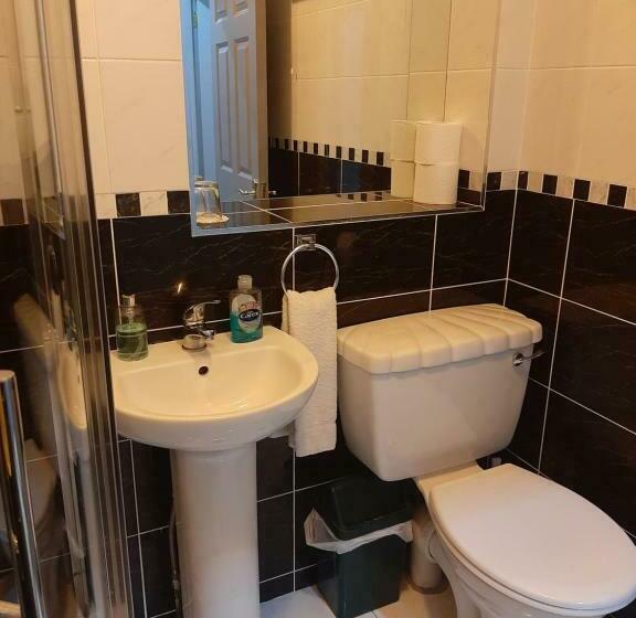 Номер Комфорт, Aaron Vale B&b