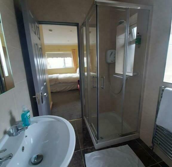 Номер Стандарт, Aaron Vale B&b