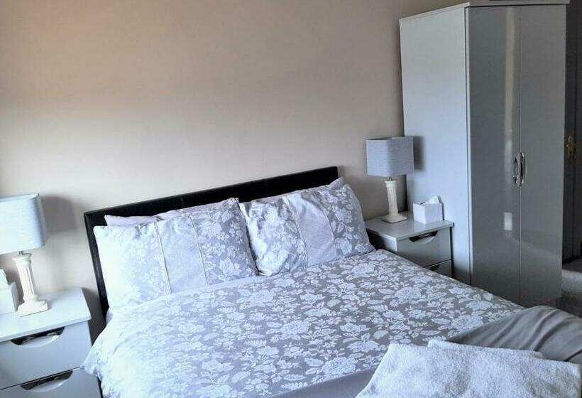 Номер Стандарт, Aaron Vale B&b