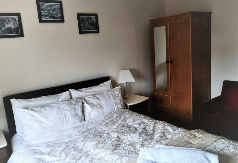 Номер Комфорт, Aaron Vale B&b