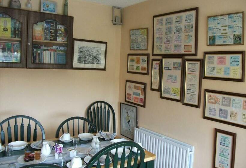 חדר קומפורט, Aaron Vale B&b