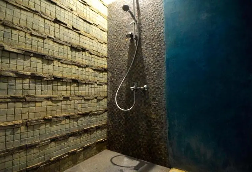 سوییت خانوادگی, Clock Inn Dehiwala