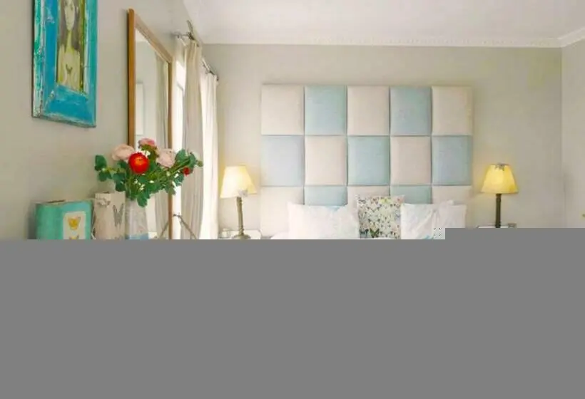 اتاق استاندارد با چشم‌انداز دریا, Fly Me To The Moon Guesthouse
