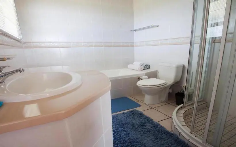 اتاق استاندارد با چشم‌انداز دریا, Fly Me To The Moon Guesthouse
