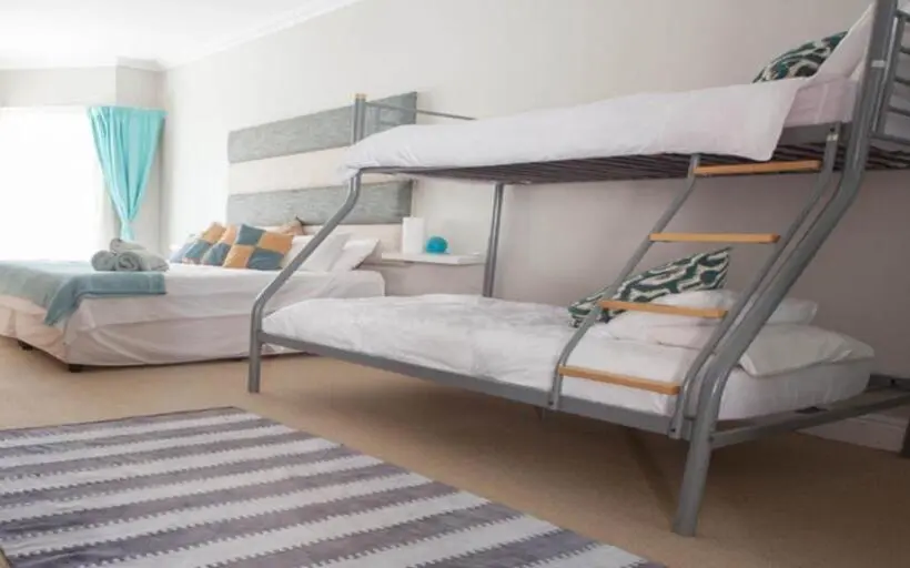 اتاق لوکس خانوادگی, Fly Me To The Moon Guesthouse