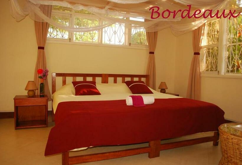 اتاق استاندارد یک نفره, Karibu Entebbe