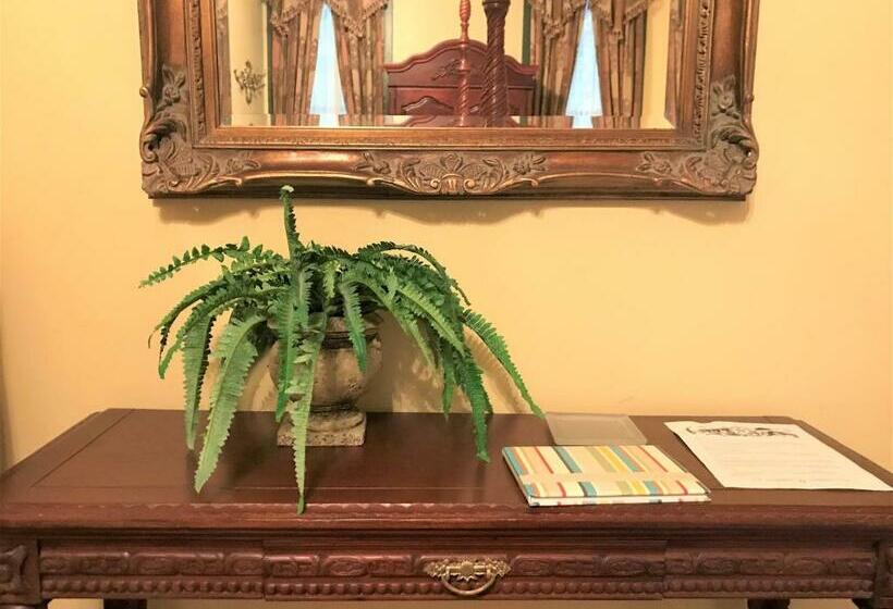 غرفة قياسية سرير كينج, Hardeman House Bed And Breakfast