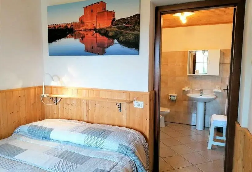اتاق اکونومی, Agriturismo Galeazzi