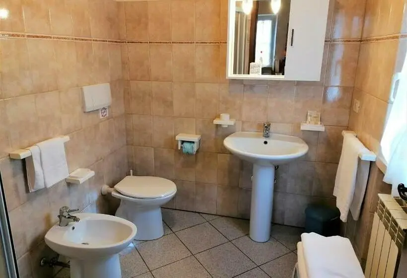 اتاق اکونومی, Agriturismo Galeazzi